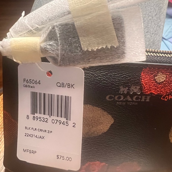 Coach Black and Red Floral wallet/wristlet - Picture 4 of 10